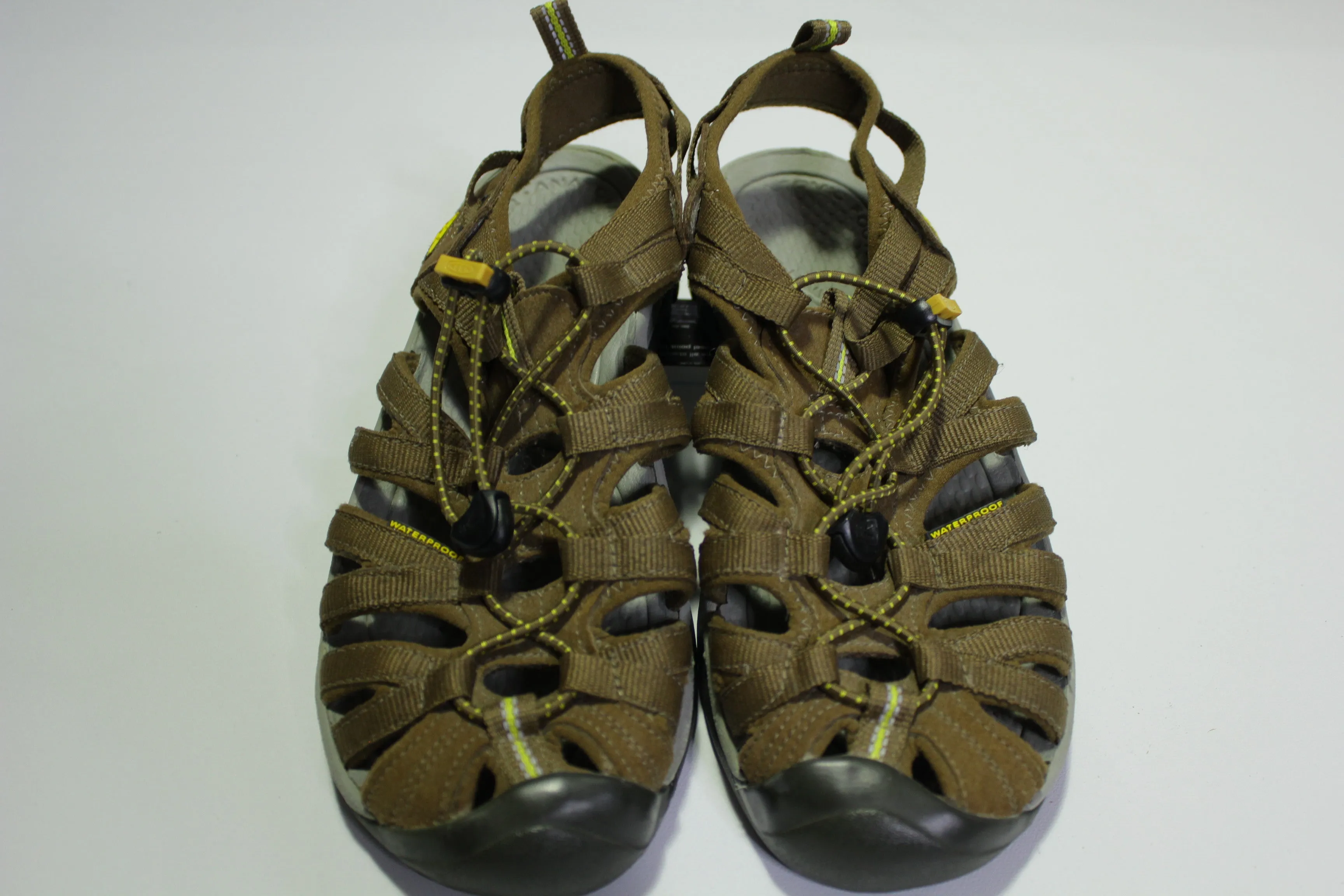 KEEN Women’s Size 8.5 Sandal Whisper Coffee Liqueur/Keen Yellow 1003713