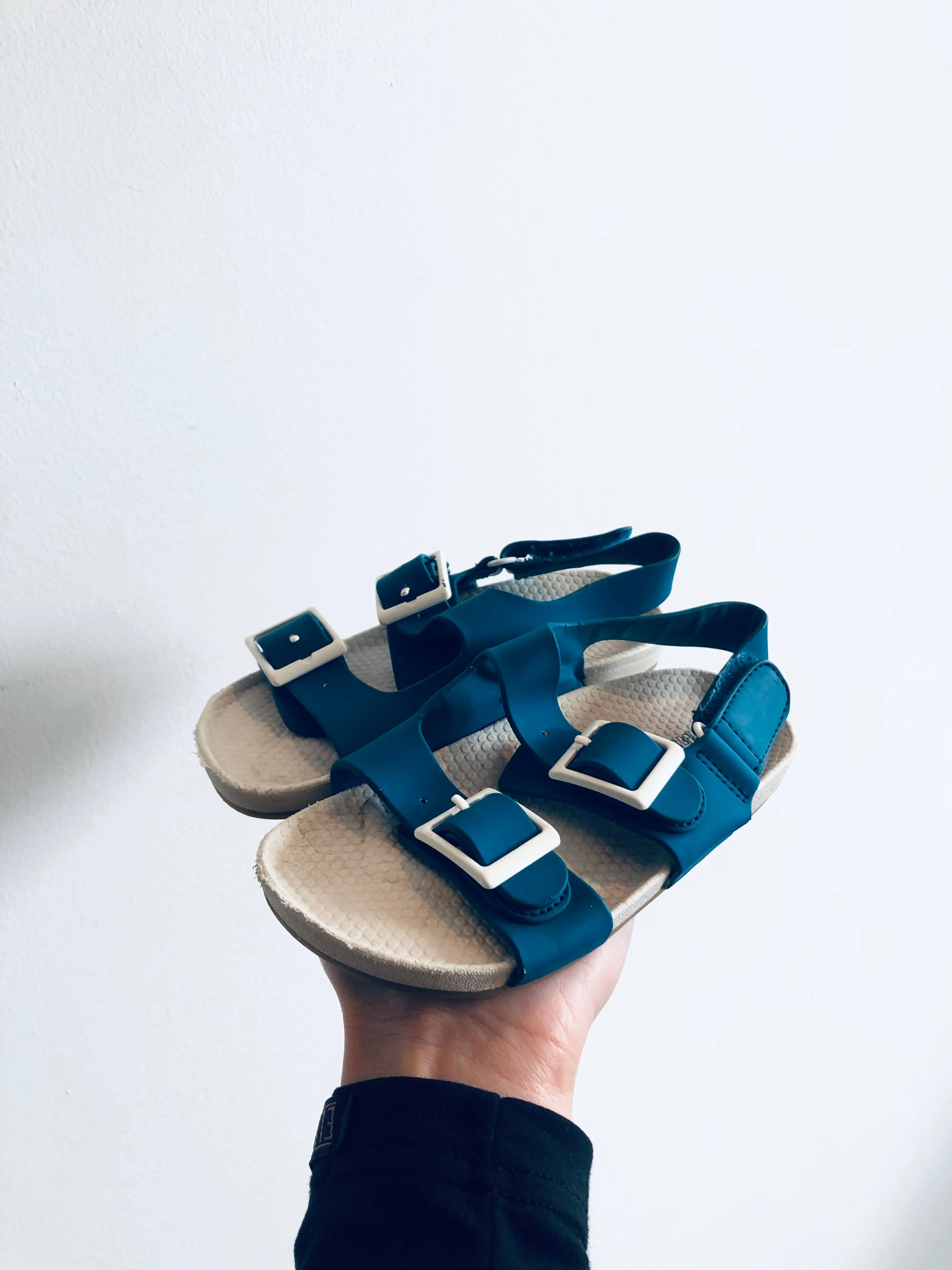 Sandals // 6.5 Toddler