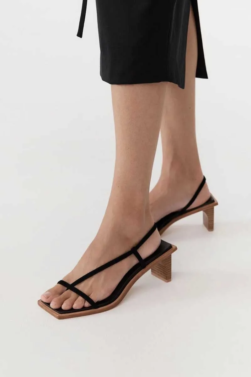 SUEDE STRAP HEEL-BLACK